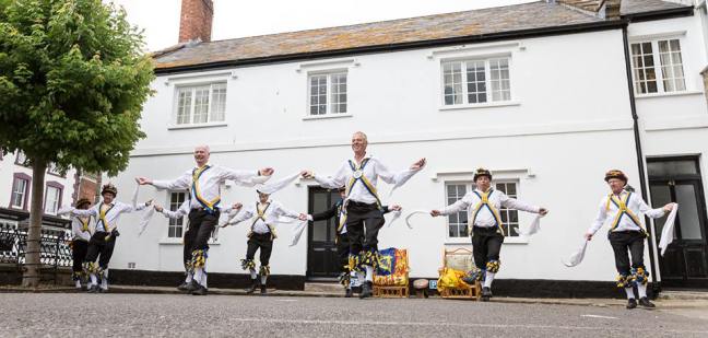 38023452_2067660883483681_8440386875885092864_n