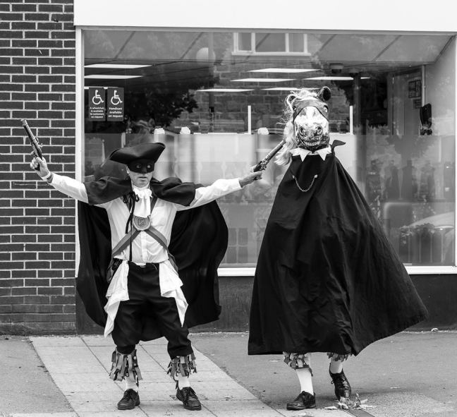 38023490_2067660740150362_7173558212908548096_n