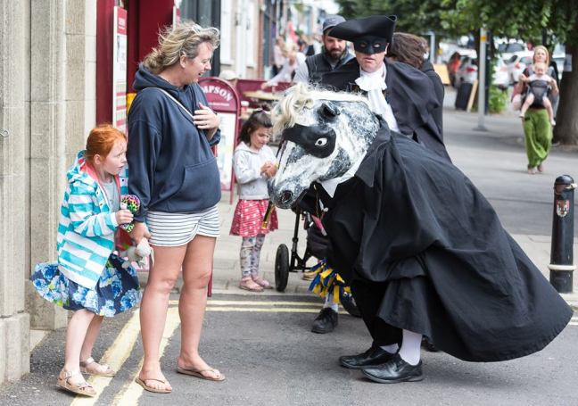 38036893_2067660553483714_3533319846089457664_n