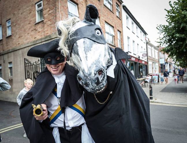 38054444_2067655900150846_5716653800857534464_n