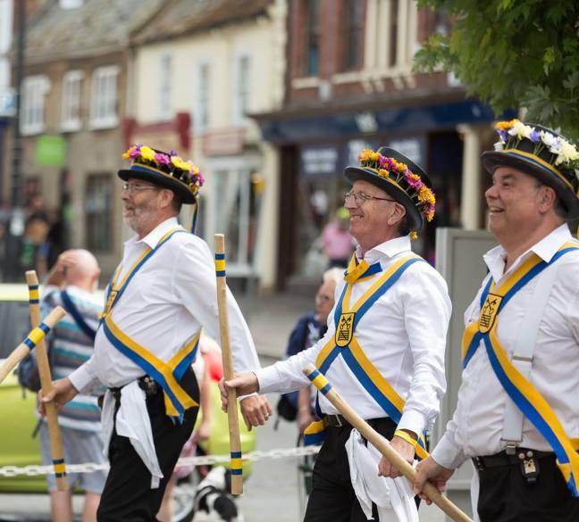 38085103_2067657940150642_6956647473808932864_n