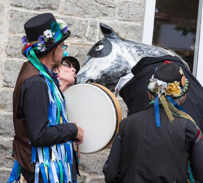 38139487_2067627700153666_3279214681616547840_n